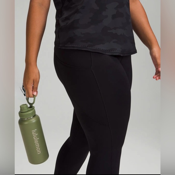 Lululemon Back to Life Sport Bottle 32 oz in Green Twill - Picture 1 of 5
